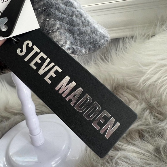 𝅺New Steve Madden Plaid Bucket Hat - Picture 3 of 6